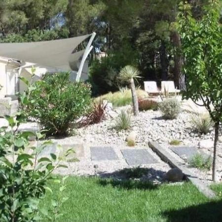 … Et La Fourmi Villa Saumane-de-Vaucluse ภายนอก รูปภาพ