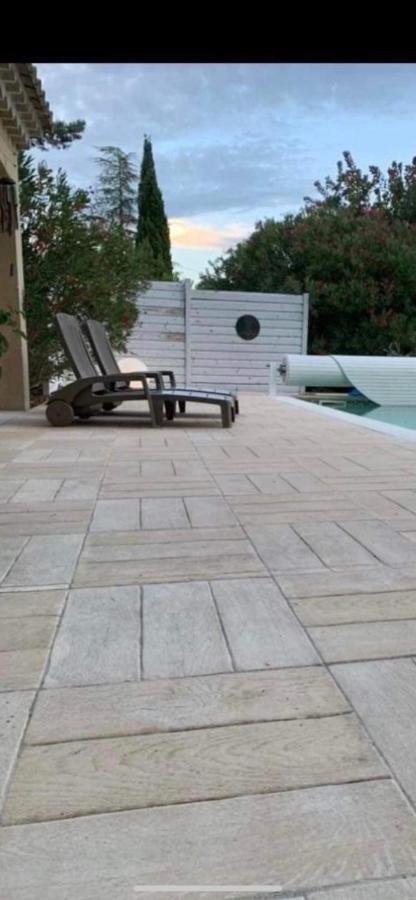 … Et La Fourmi Villa Saumane-de-Vaucluse ภายนอก รูปภาพ