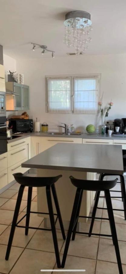 … Et La Fourmi Villa Saumane-de-Vaucluse ภายนอก รูปภาพ