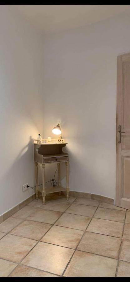 … Et La Fourmi Villa Saumane-de-Vaucluse ภายนอก รูปภาพ