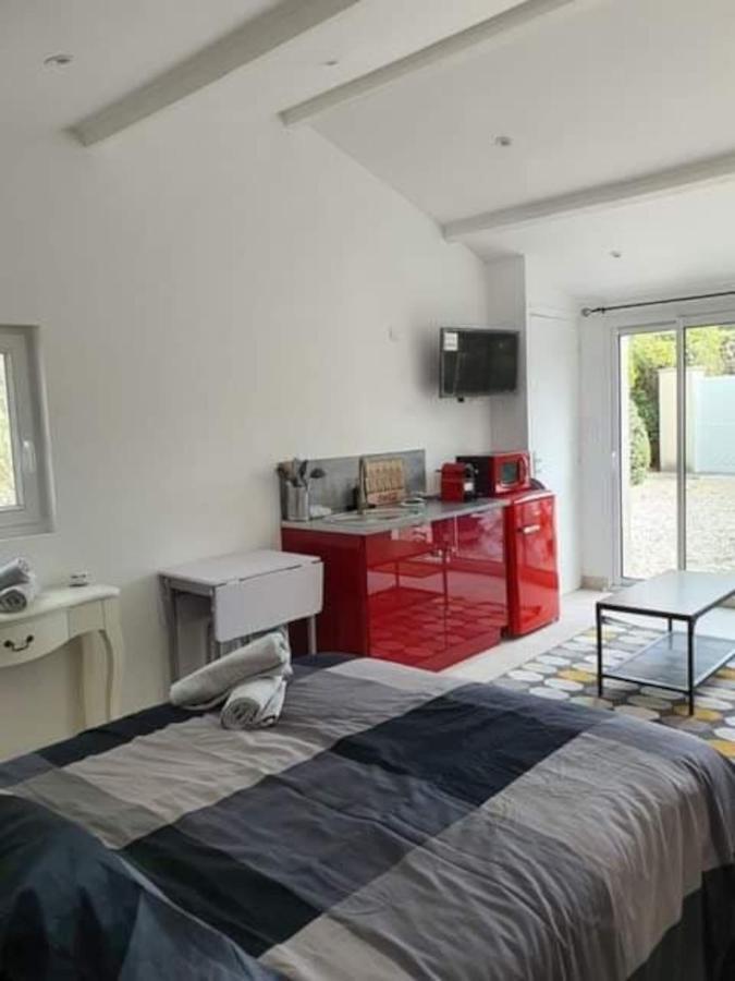… Et La Fourmi Villa Saumane-de-Vaucluse ภายนอก รูปภาพ